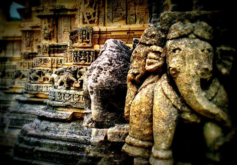 navalakha temple